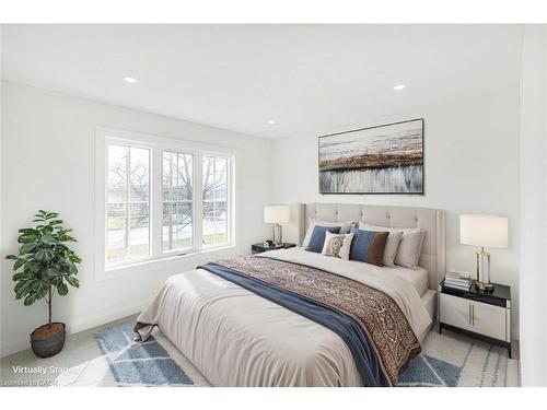 4364 Victoria Avenue, Vineland, ON - Indoor Photo Showing Bedroom