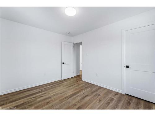 387 Weir Street N, Hamilton, ON - Indoor Photo Showing Other Room