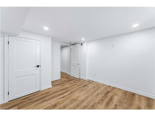 387 Weir Street N, Hamilton, ON - Indoor Photo Showing Other Room