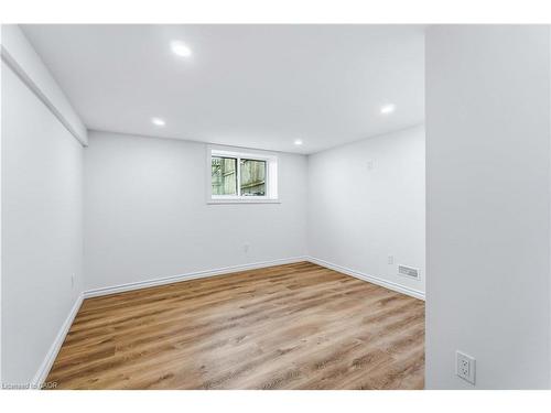 387 Weir Street N, Hamilton, ON - Indoor Photo Showing Other Room