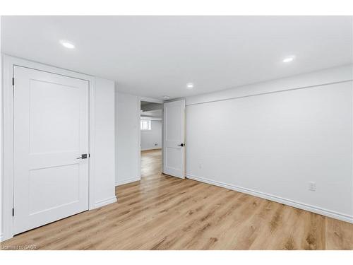 387 Weir Street N, Hamilton, ON - Indoor Photo Showing Other Room