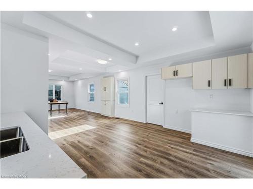 387 Weir Street N, Hamilton, ON - Indoor Photo Showing Kitchen