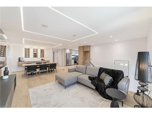 146 Kenora Avenue, Hamilton, ON - Indoor Photo Showing Living Room