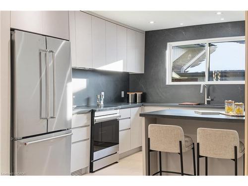 146 Kenora Avenue, Hamilton, ON - Indoor Photo Showing Kitchen