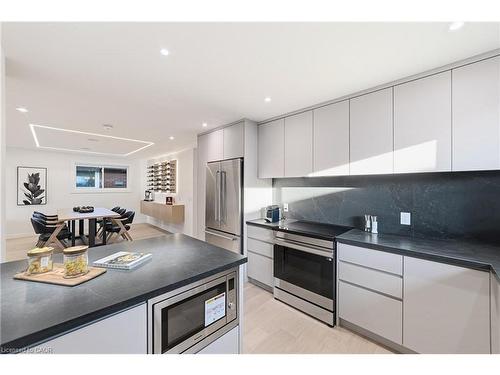 146 Kenora Avenue, Hamilton, ON - Indoor Photo Showing Kitchen