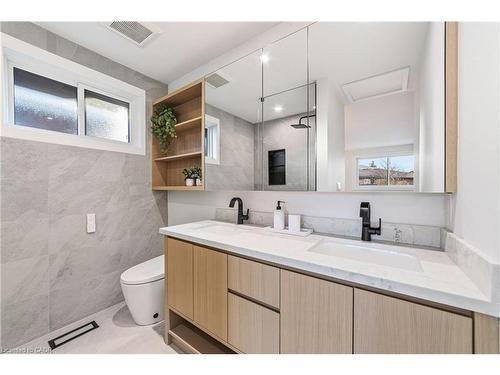 146 Kenora Avenue, Hamilton, ON - Indoor Photo Showing Bathroom