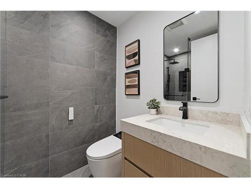 146 Kenora Avenue, Hamilton, ON - Indoor Photo Showing Bathroom