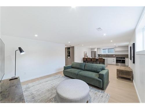 146 Kenora Avenue, Hamilton, ON - Indoor Photo Showing Living Room