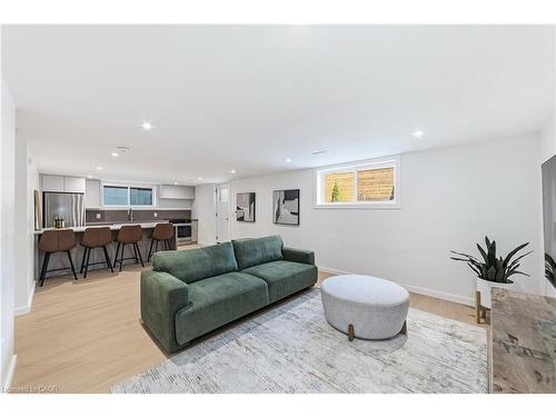 146 Kenora Avenue, Hamilton, ON - Indoor Photo Showing Other Room