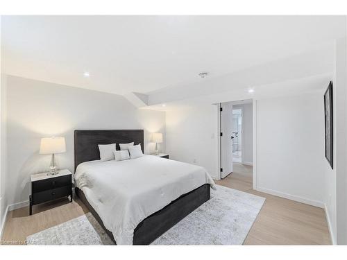 146 Kenora Avenue, Hamilton, ON - Indoor Photo Showing Bedroom