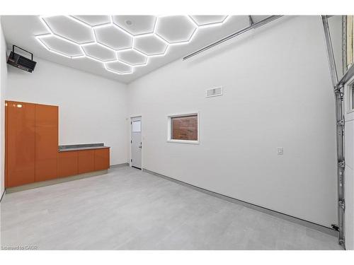 146 Kenora Avenue, Hamilton, ON - Indoor Photo Showing Other Room