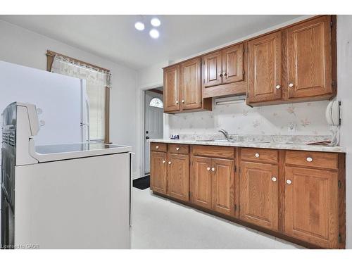 72 Oriole Avenue, Mississauga, ON - Indoor Photo Showing Kitchen