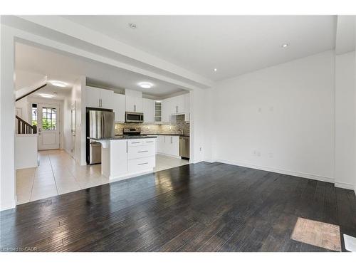 68 Dodman Crescent, Ancaster, ON - Indoor Photo Showing Kitchen