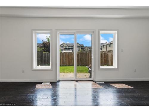 68 Dodman Crescent, Ancaster, ON - Indoor Photo Showing Other Room