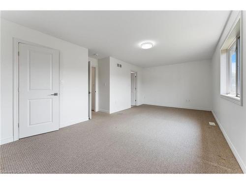 68 Dodman Crescent, Ancaster, ON - Indoor Photo Showing Other Room