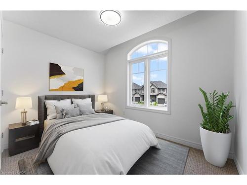 68 Dodman Crescent, Ancaster, ON - Indoor Photo Showing Bedroom