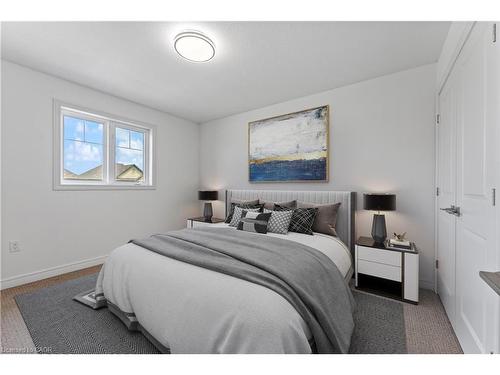 68 Dodman Crescent, Ancaster, ON - Indoor Photo Showing Bedroom