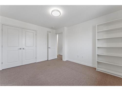 68 Dodman Crescent, Ancaster, ON - Indoor Photo Showing Other Room