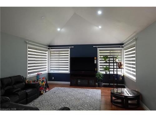 230 South Water Street, Mount Forest, ON - Indoor Photo Showing Living Room