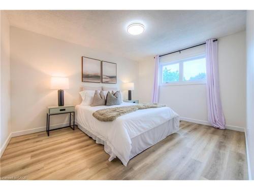 243 Highview Drive, Kitchener, ON - Indoor Photo Showing Bedroom