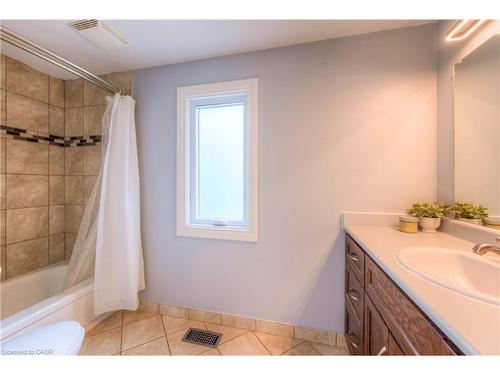 243 Highview Drive, Kitchener, ON - Indoor Photo Showing Bathroom