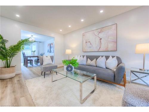 243 Highview Drive, Kitchener, ON - Indoor Photo Showing Living Room