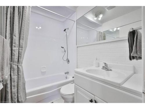 68 Oriole Avenue, Mississauga, ON - Indoor Photo Showing Bathroom