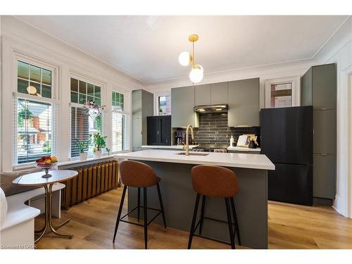 202 Prospect Street S, Hamilton, ON - Indoor Photo Showing Kitchen