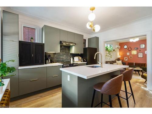 202 Prospect Street S, Hamilton, ON - Indoor Photo Showing Kitchen With Upgraded Kitchen