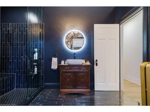 202 Prospect Street S, Hamilton, ON - Indoor