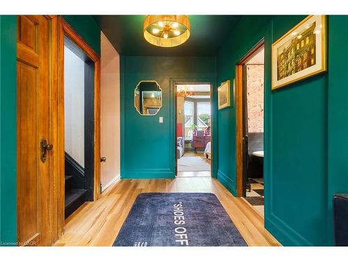 202 Prospect Street S, Hamilton, ON - Indoor Photo Showing Other Room