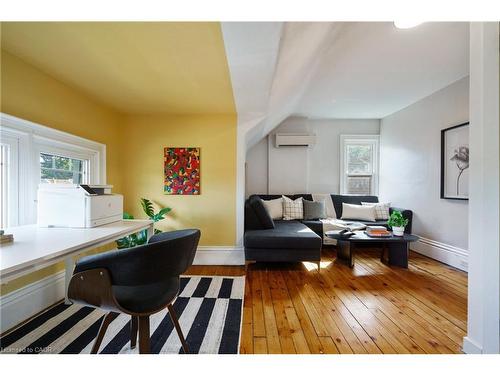 202 Prospect Street S, Hamilton, ON - Indoor