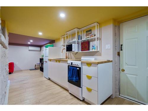 202 Prospect Street S, Hamilton, ON - Indoor