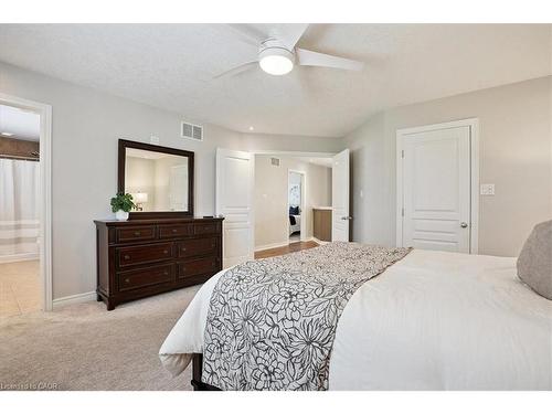 95 Hemlock Way, Grimsby, ON - Indoor Photo Showing Bedroom