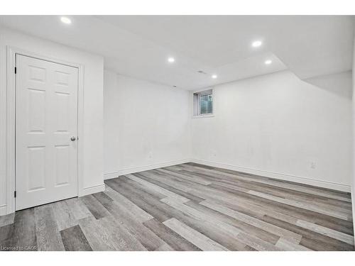 95 Hemlock Way, Grimsby, ON - Indoor Photo Showing Other Room