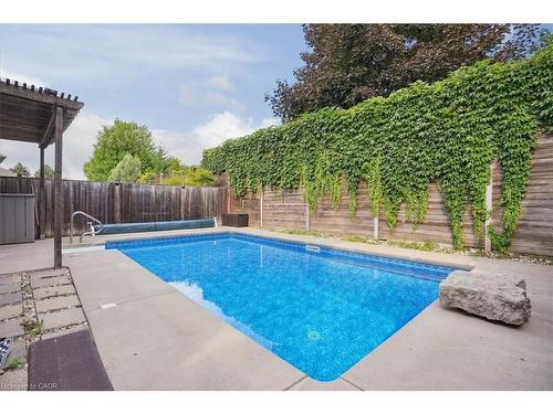 95 Hemlock Way, Grimsby, ON - Outdoor With In Ground Pool