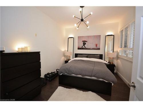 510-399 Elizabeth Street, Burlington, ON - Indoor Photo Showing Bedroom