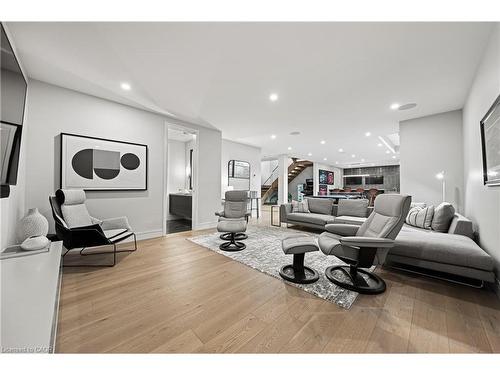 1826 Moser Young Road, Wellesley, ON - Indoor Photo Showing Living Room