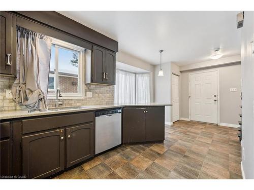 291 Patricia Avenue, Kitchener, ON - Indoor Photo Showing Kitchen