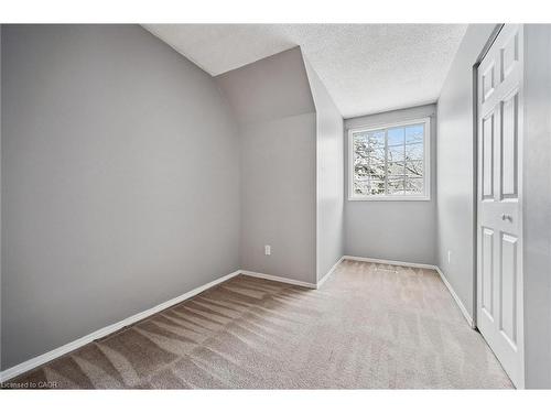 291 Patricia Avenue, Kitchener, ON - Indoor Photo Showing Other Room