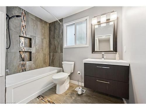 291 Patricia Avenue, Kitchener, ON - Indoor Photo Showing Bathroom