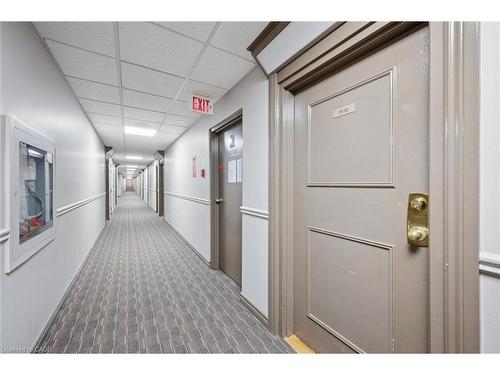 1510-35 Green Valley Drive, Kitchener, ON - Indoor Photo Showing Other Room