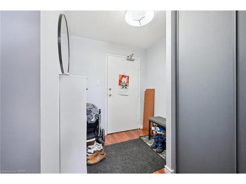 1510-35 Green Valley Drive, Kitchener, ON - Indoor Photo Showing Other Room