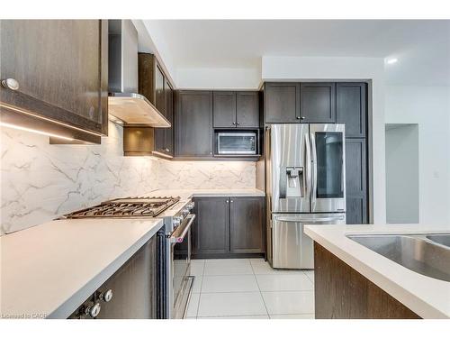 3130 Goodyear Road, Burlington, ON - Indoor Photo Showing Kitchen With Upgraded Kitchen