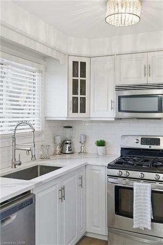 65-11 Harrisford Street, Hamilton, ON - Indoor Photo Showing Kitchen
