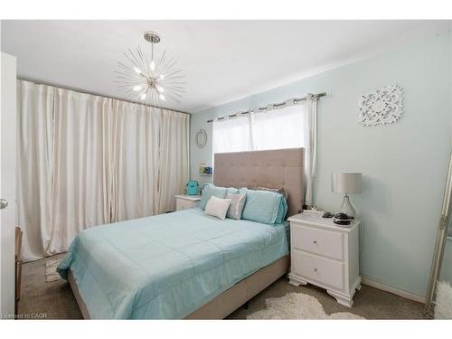 65-11 Harrisford Street, Hamilton, ON - Indoor Photo Showing Bedroom