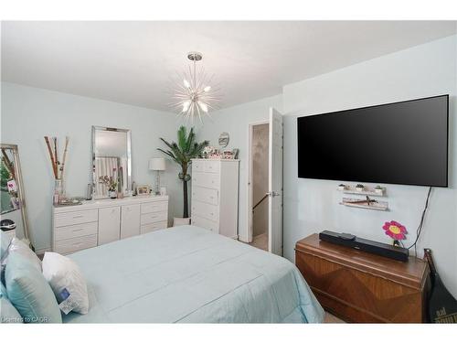 65-11 Harrisford Street, Hamilton, ON - Indoor Photo Showing Bedroom