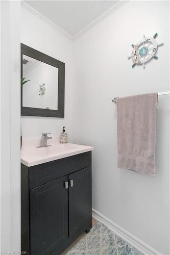 65-11 Harrisford Street, Hamilton, ON - Indoor Photo Showing Bathroom