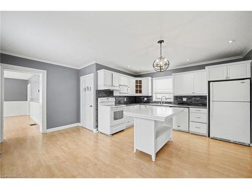 76 Main Street E, Mapleton, ON - Indoor Photo Showing Kitchen