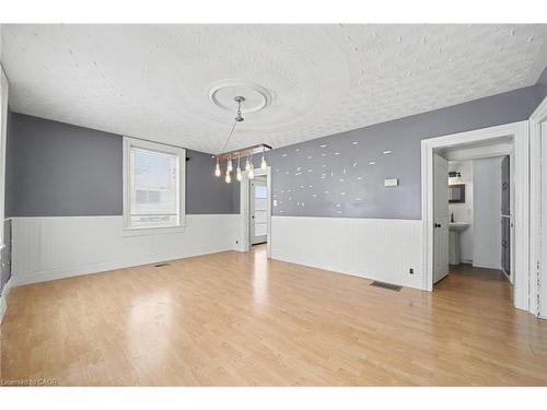 76 Main Street E, Mapleton, ON - Indoor Photo Showing Other Room